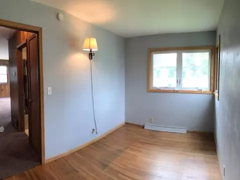 Bedroom - 115 E Niagara St, Duluth, MN 55811 photo 3 of 10