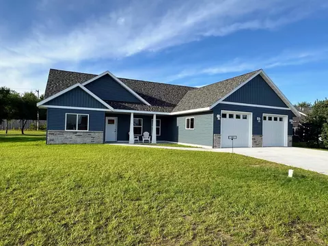 921 NW 9th St, Perham, MN 56573