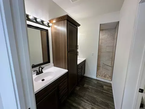 Bath - 921 NW 9th St, Perham, MN 56573 photo 2 of 4