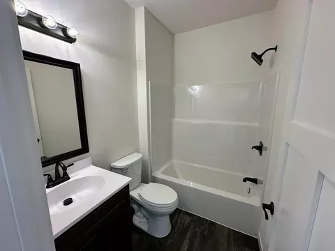 Bath - 921 NW 9th St, Perham, MN 56573 photo 4 of 4