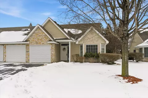 5265 141st St N, Hugo, MN 55038