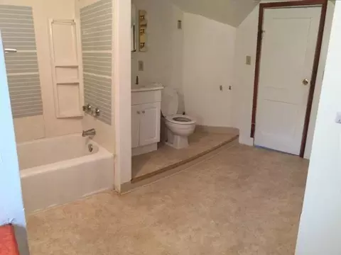 Bath - 409 E 6th St, Duluth, MN 55805 photo 2 of 3