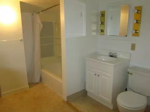 Bath - 409 E 6th St, Duluth, MN 55805 photo 1 of 3