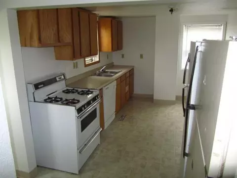 Kitchen - 409 E 6th St, Duluth, MN 55805 photo 1 of 2