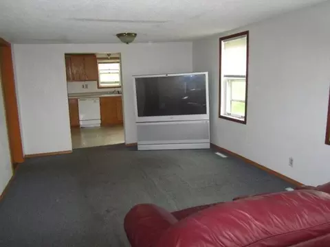Living - 409 E 6th St, Duluth, MN 55805 photo 1 of 3