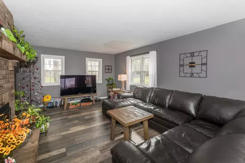 Living - 3702 Gull River Trl, Brainerd, MN 56401 photo 2 of 4