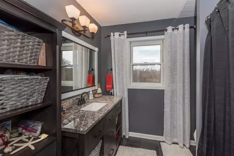 Bath - 3702 Gull River Trl, Brainerd, MN 56401 photo 1 of 5