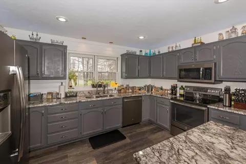 Kitchen - 3702 Gull River Trl, Brainerd, MN 56401 photo 4 of 4