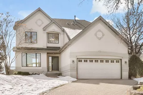 10509 Spyglass Dr, Eden Prairie, MN 55347