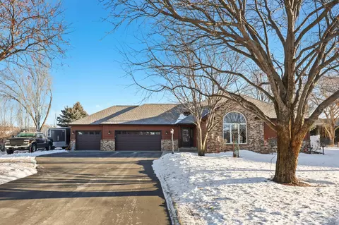 1820 Case Ln, Saint Cloud, MN 56303 photo 2