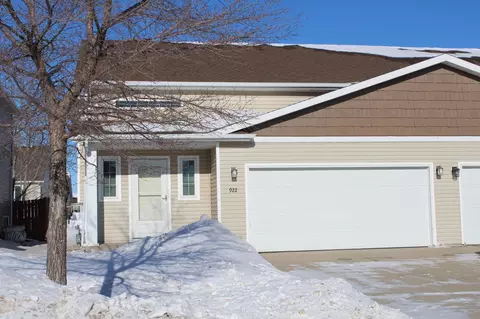 922 31st Ave W, West Fargo, ND 58078