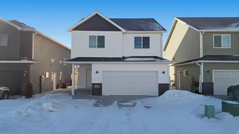 4960 37th Ave S, Fargo, ND 58104