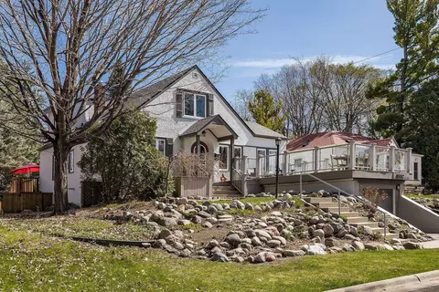 1832 York Ave N, Golden Valley, MN 55422