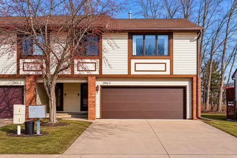 2406 County Road D W #4, New Brighton, MN 55112