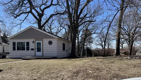 1409 Circle Dr, Albert Lea, MN 56007