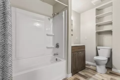Bath - 902 Cheryl Ave, Marshall, MN 56258 photo 5 of 6