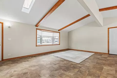 Living - 902 Cheryl Ave, Marshall, MN 56258 photo 3 of 3