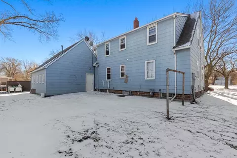 Exterior - 402 Mill St, Marshall, MN 56258 photo 2 of 4