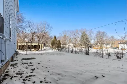 Exterior - 402 Mill St, Marshall, MN 56258 photo 3 of 4