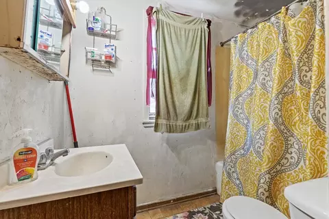 Bath - 402 Mill St, Marshall, MN 56258 photo 2 of 2