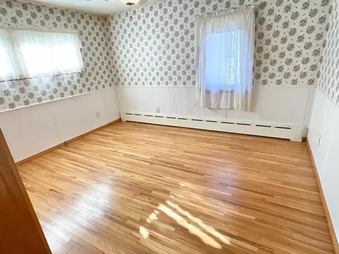 Bedroom - 1503 16th St SW, Austin, MN 55912 photo 1 of 6
