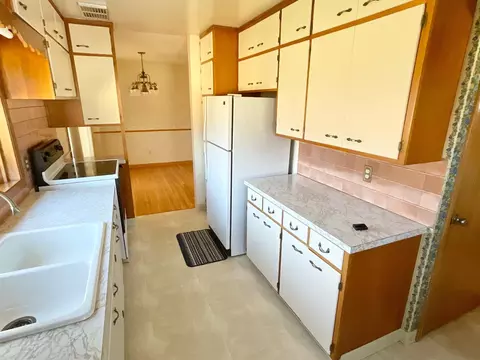 Kitchen - 1503 16th St SW, Austin, MN 55912 photo 2 of 3