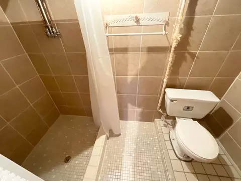 Bath - 1503 16th St SW, Austin, MN 55912 photo 2 of 2