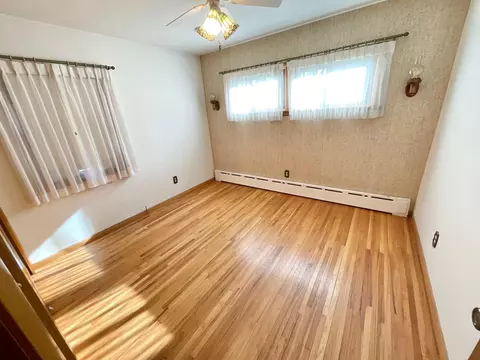 Bedroom - 1503 16th St SW, Austin, MN 55912 photo 3 of 6