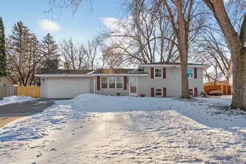 8601 Cherokee Dr N, Brooklyn Park, MN 55428