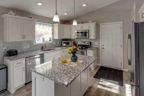 Kitchen - 6185 Fairfax Ct, Baxter, MN 56425 photo 1 of 2