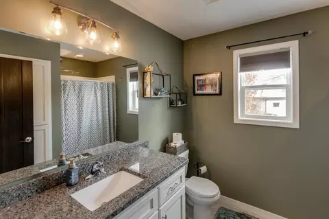 Bath - 6185 Fairfax Ct, Baxter, MN 56425 photo 2 of 3