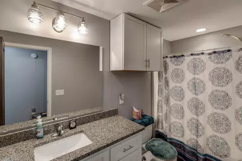 Bath - 6185 Fairfax Ct, Baxter, MN 56425 photo 3 of 3