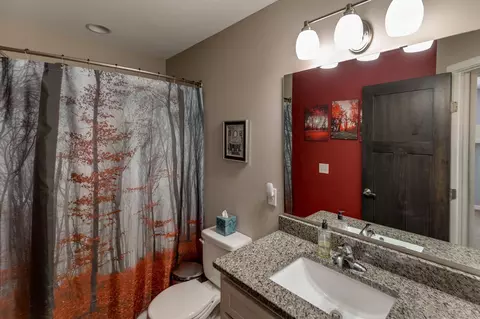 Bath - 6185 Fairfax Ct, Baxter, MN 56425 photo 1 of 3