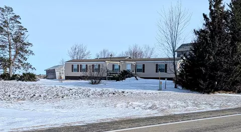 9322 76th St NW, Morristown, MN 55052