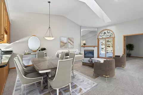 801 Southcross Dr E, Burnsville, MN 55306