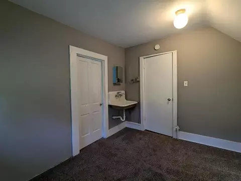Bedroom - 417 W 5th St, Duluth, MN 55806 photo 9 of 9