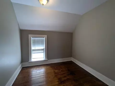 Bedroom - 417 W 5th St, Duluth, MN 55806 photo 6 of 9