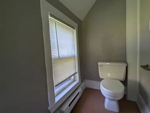 Bath - 417 W 5th St, Duluth, MN 55806 photo 4 of 4