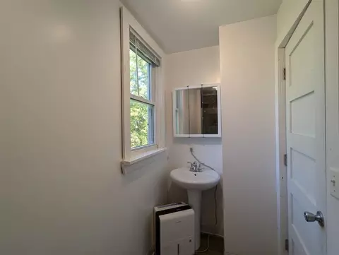 Bath - 417 W 5th St, Duluth, MN 55806 photo 2 of 4