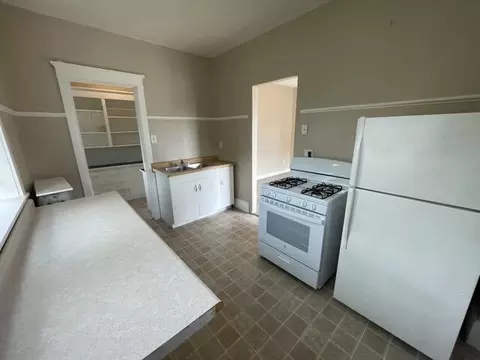 Kitchen - 609-611 N 4th Ave E, Duluth, MN 55805 photo 2 of 4