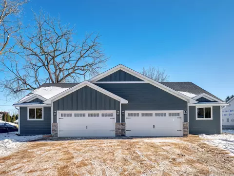 230 S Chestnut St, Ellsworth, WI 54011