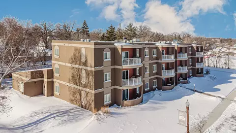 1320 Washington Ave #101, Detroit Lakes, MN 56501