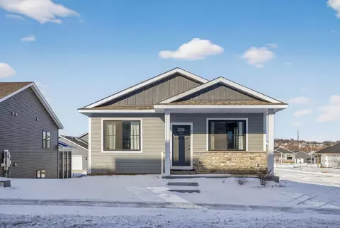 5303 56th St NW, Rochester, MN 55901