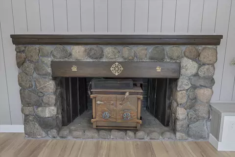 Living - 38138 Hocking Rd, Bigfork, MN 56628 photo 5 of 7