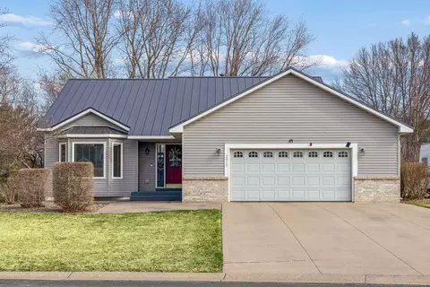 2617 Burl Oak Curv, Hudson, WI 54016