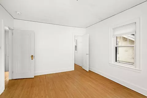 Bedroom - 2815 E 2nd St, Duluth, MN 55812 photo 5 of 8