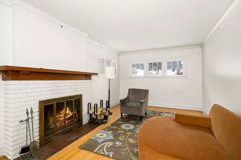Living - 2815 E 2nd St, Duluth, MN 55812 photo 2 of 5