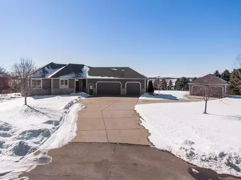 9015 Schutte Ct, Corcoran, MN 55340