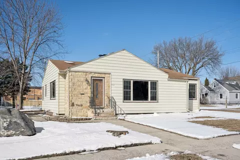 964 3rd St, Granite Falls, MN 56241