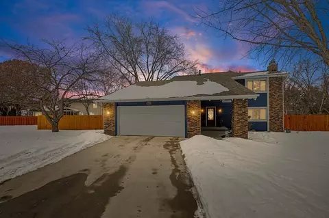 8046 Erie Spur, Chanhassen, MN 55317